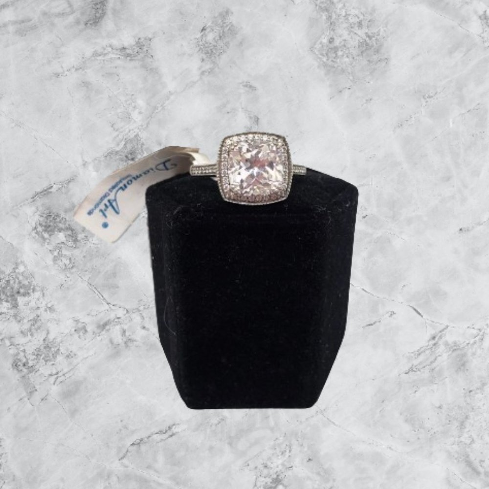 DiamonArt 925 Sterling Silver CZ Ring (Size 7)